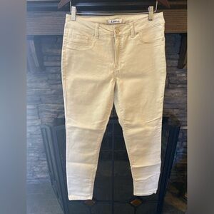 d. jeans Women's Straight Leg Jeans in Cream